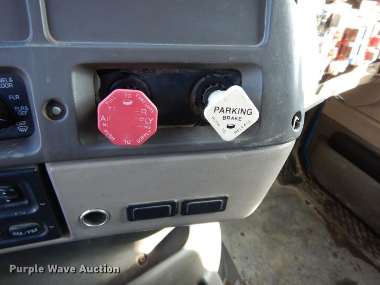 image for item DG6295 2007 Sterling LT9500 semi truck