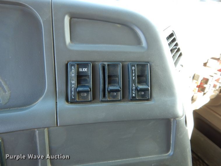 image for item DG6295 2007 Sterling LT9500 semi truck