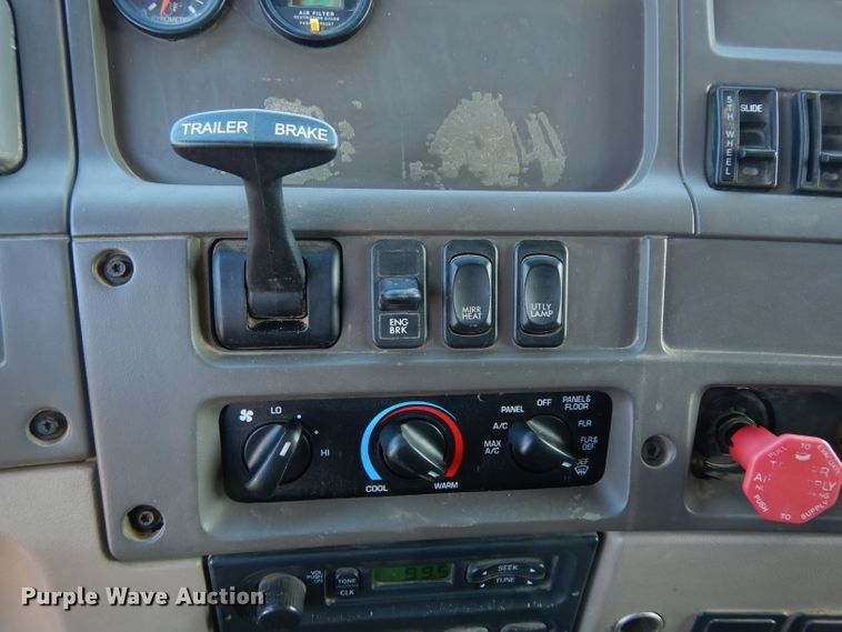 image for item DG6295 2007 Sterling LT9500 semi truck