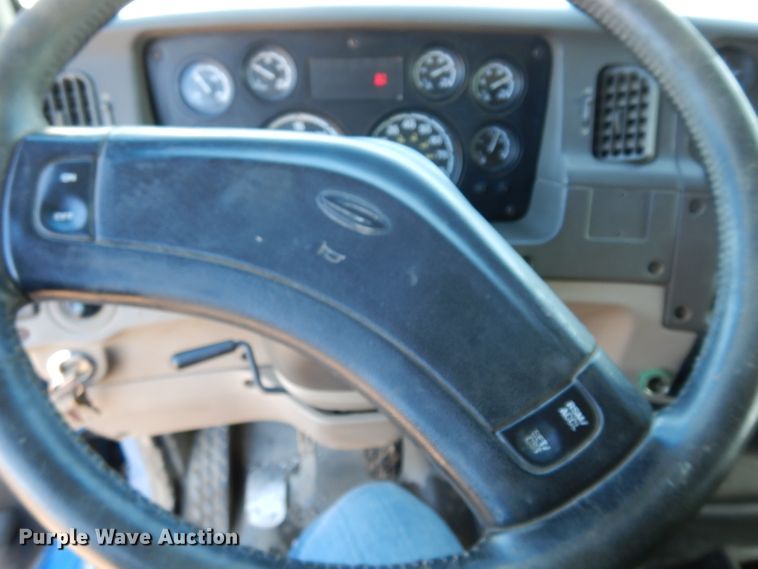 image for item DG6295 2007 Sterling LT9500 semi truck