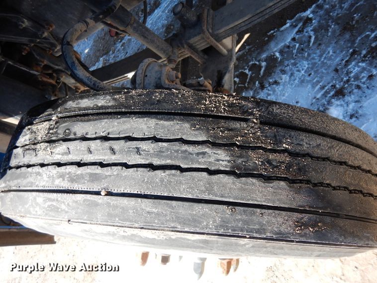 image for item DG6295 2007 Sterling LT9500 semi truck