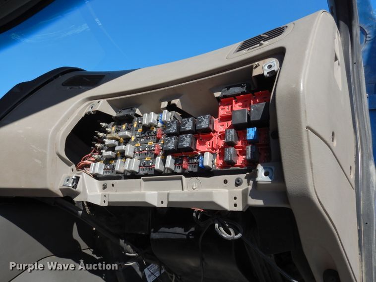 image for item DG6295 2007 Sterling LT9500 semi truck