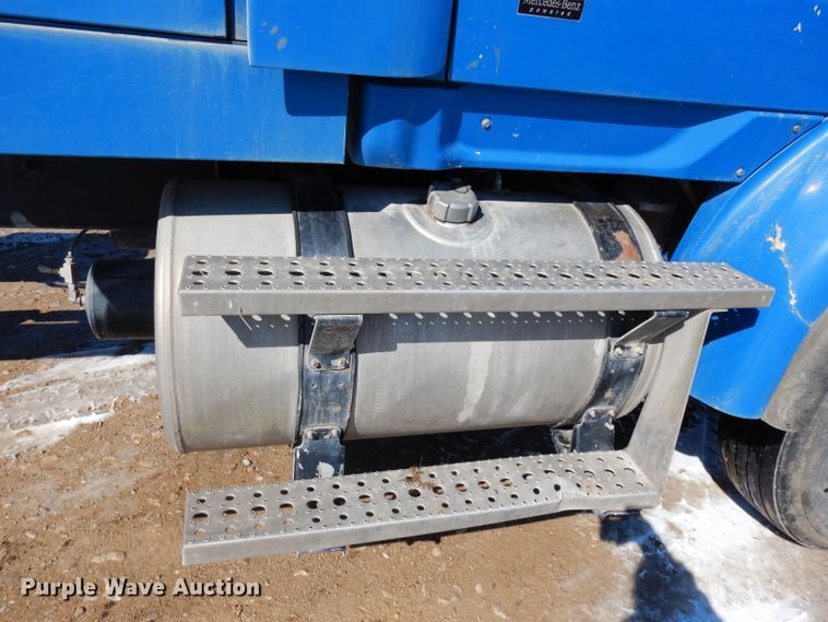 image for item DG6295 2007 Sterling LT9500 semi truck