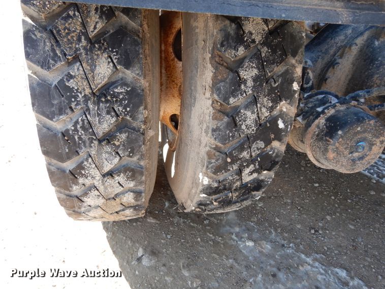 image for item DG6295 2007 Sterling LT9500 semi truck