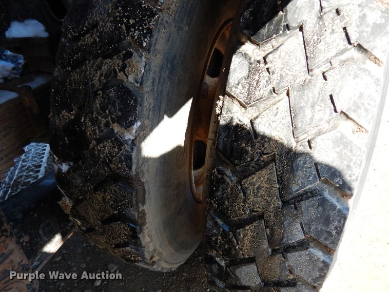 image for item DG6295 2007 Sterling LT9500 semi truck