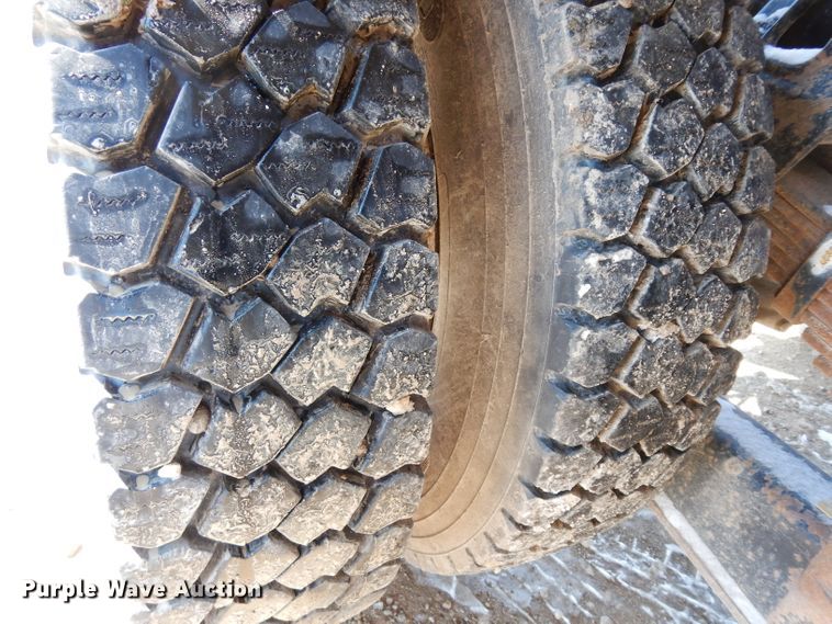 image for item DG6295 2007 Sterling LT9500 semi truck