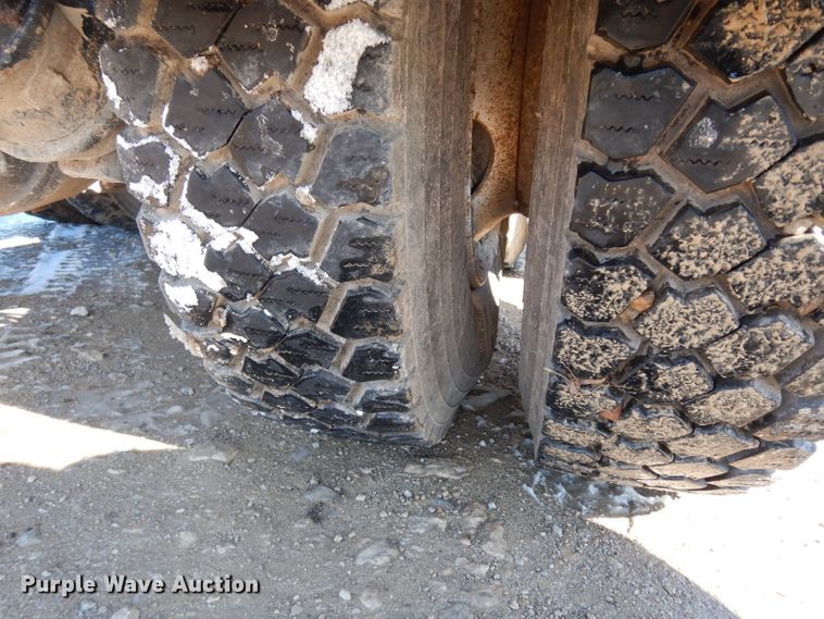 image for item DG6295 2007 Sterling LT9500 semi truck