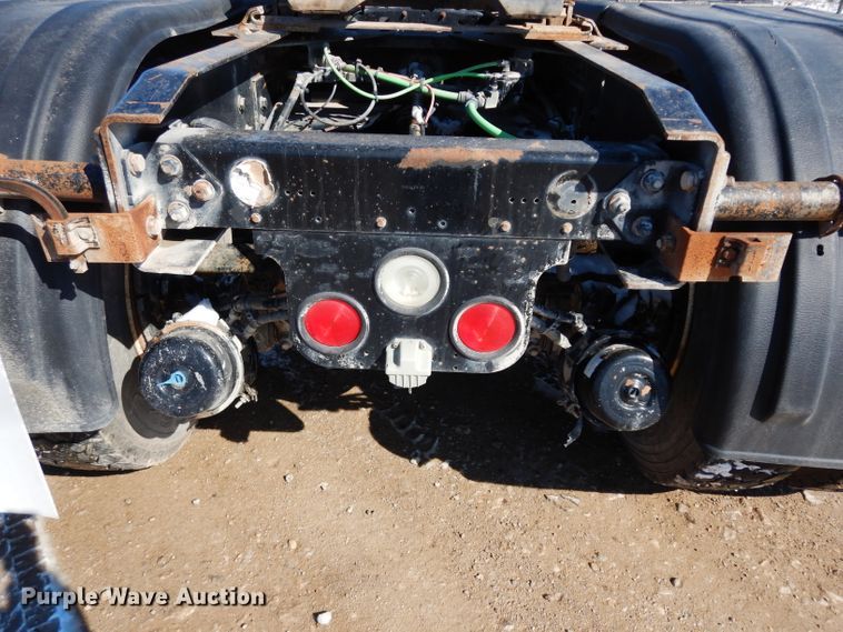 image for item DG6295 2007 Sterling LT9500 semi truck