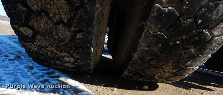 image for item DG6295 2007 Sterling LT9500 semi truck