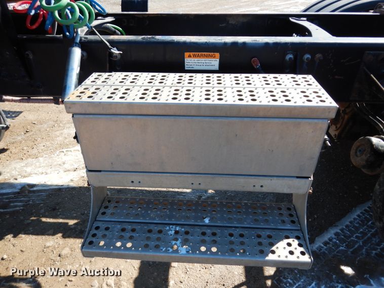 image for item DG6295 2007 Sterling LT9500 semi truck