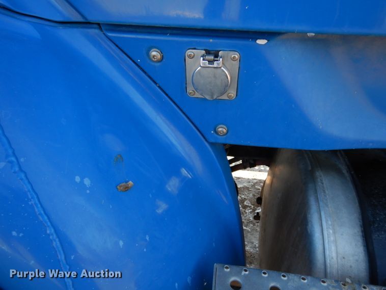 image for item DG6295 2007 Sterling LT9500 semi truck