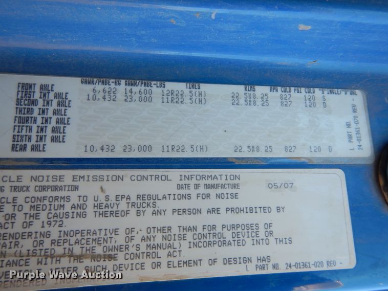 image for item DG6295 2007 Sterling LT9500 semi truck