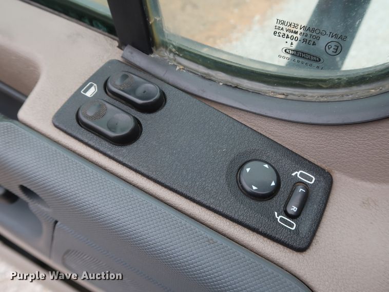 image for item DH0840 2014 Freightliner Cascadia 125 semi truck