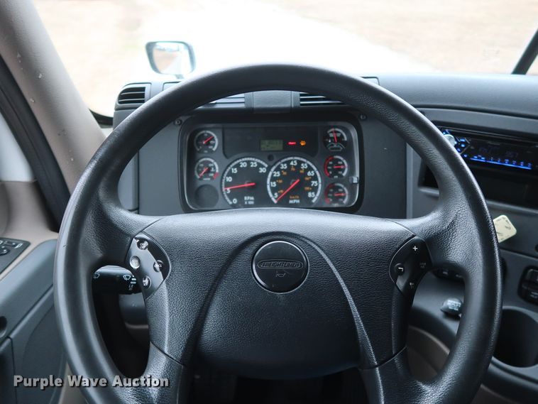 image for item DH0840 2014 Freightliner Cascadia 125 semi truck