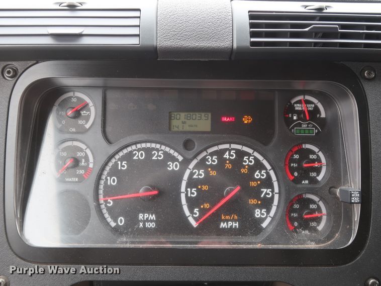 image for item DH0840 2014 Freightliner Cascadia 125 semi truck