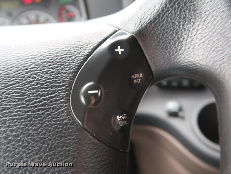 image for item DH0840 2014 Freightliner Cascadia 125 semi truck