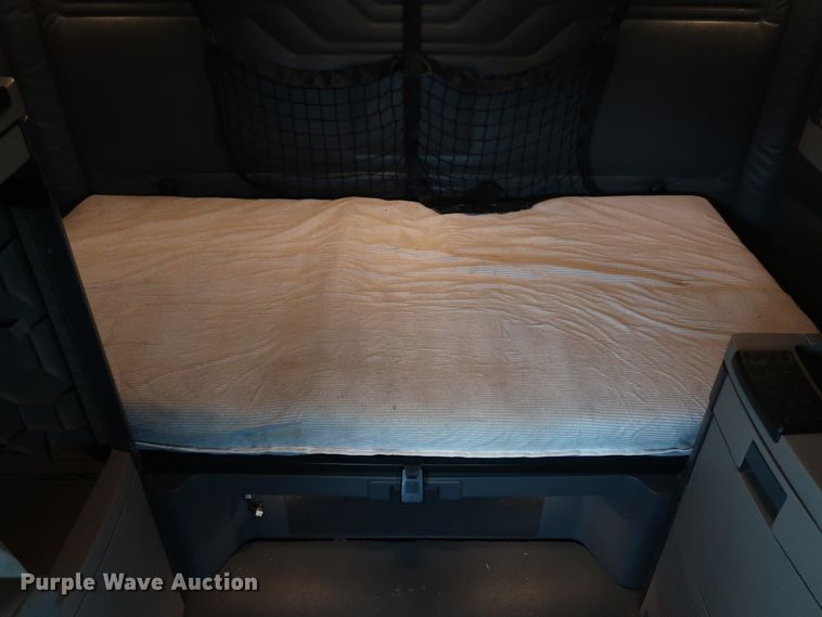 image for item DH0840 2014 Freightliner Cascadia 125 semi truck