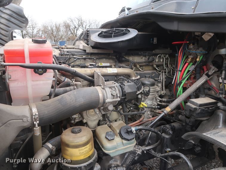 image for item DH0840 2014 Freightliner Cascadia 125 semi truck