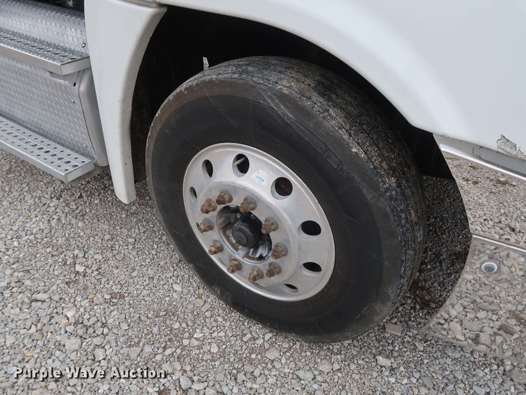 image for item DH0840 2014 Freightliner Cascadia 125 semi truck