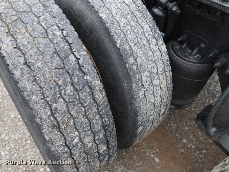 image for item DH0840 2014 Freightliner Cascadia 125 semi truck