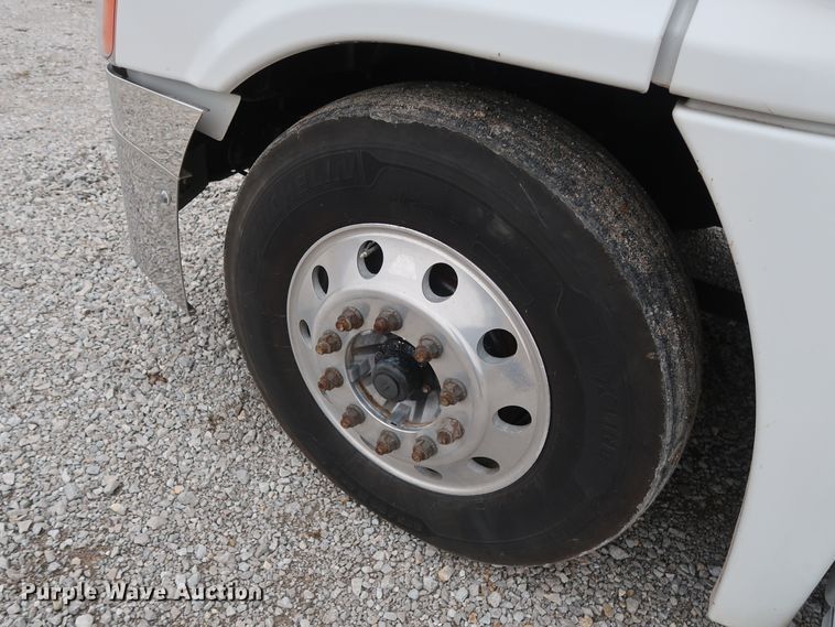 image for item DH0840 2014 Freightliner Cascadia 125 semi truck