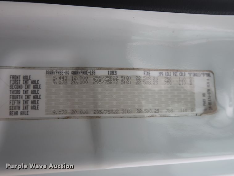 image for item DH0840 2014 Freightliner Cascadia 125 semi truck