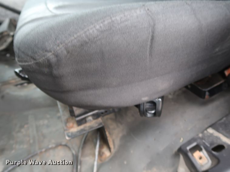 image for item DH0841 2011 Freightliner Business Class M2 semi truck