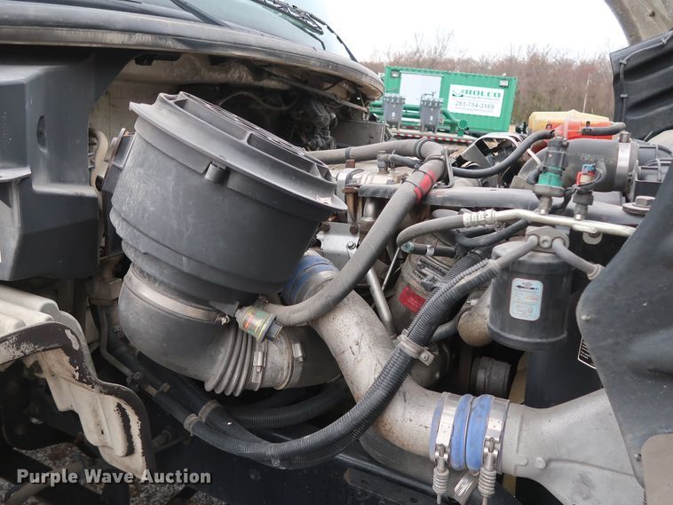 image for item DH0841 2011 Freightliner Business Class M2 semi truck