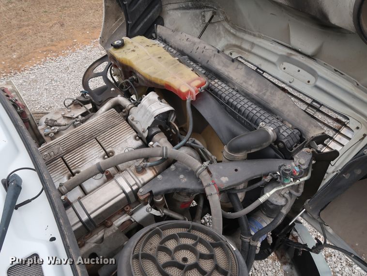 image for item DH0841 2011 Freightliner Business Class M2 semi truck