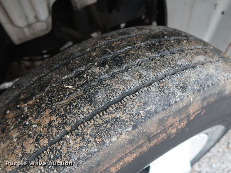 image for item DH0841 2011 Freightliner Business Class M2 semi truck