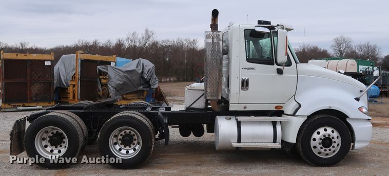 image for item DH0842 2009 International ProStar Premium semi truck