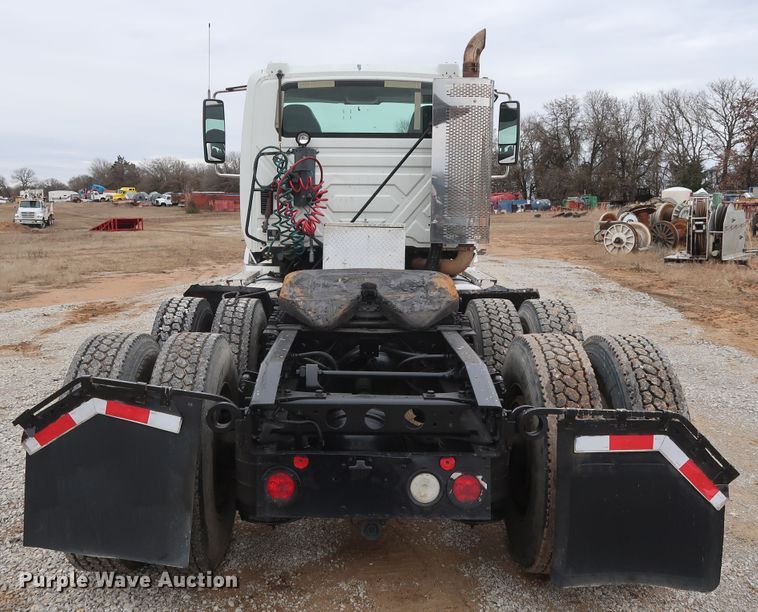 image for item DH0842 2009 International ProStar Premium semi truck