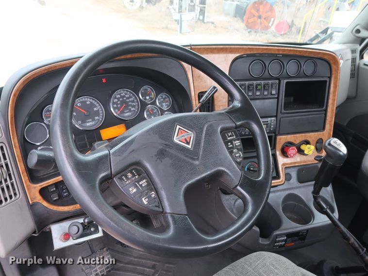 image for item DH0842 2009 International ProStar Premium semi truck