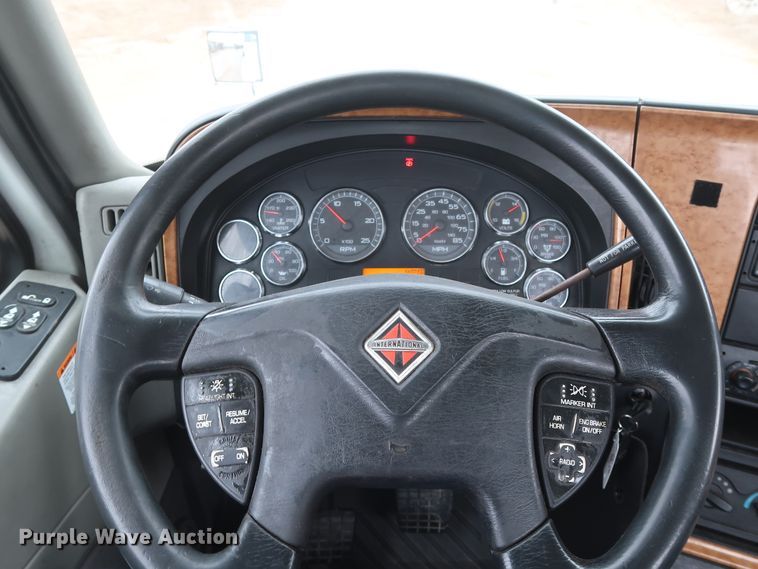 image for item DH0842 2009 International ProStar Premium semi truck