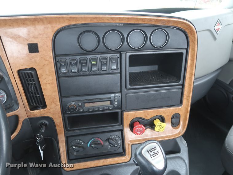 image for item DH0842 2009 International ProStar Premium semi truck