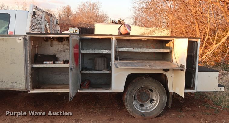 image for item DH0851 2008 Dodge Ram 4500HD utility truck