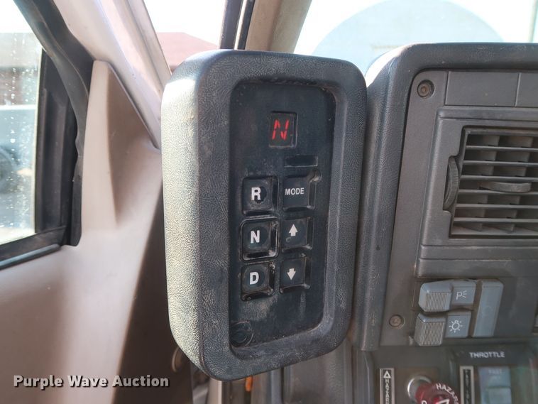 image for item DH0855 1999 GMC C7500 service truck