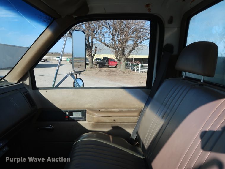 image for item DH0855 1999 GMC C7500 service truck