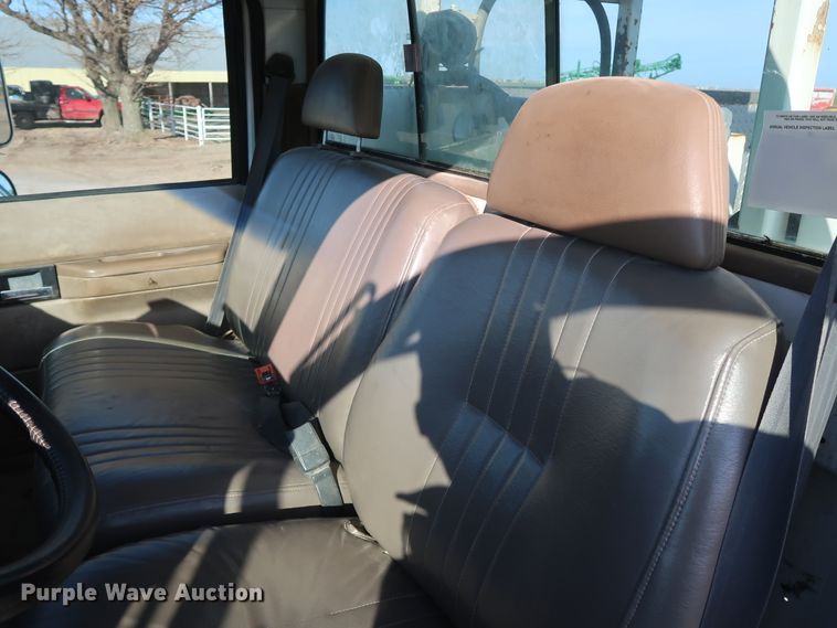 image for item DH0855 1999 GMC C7500 service truck