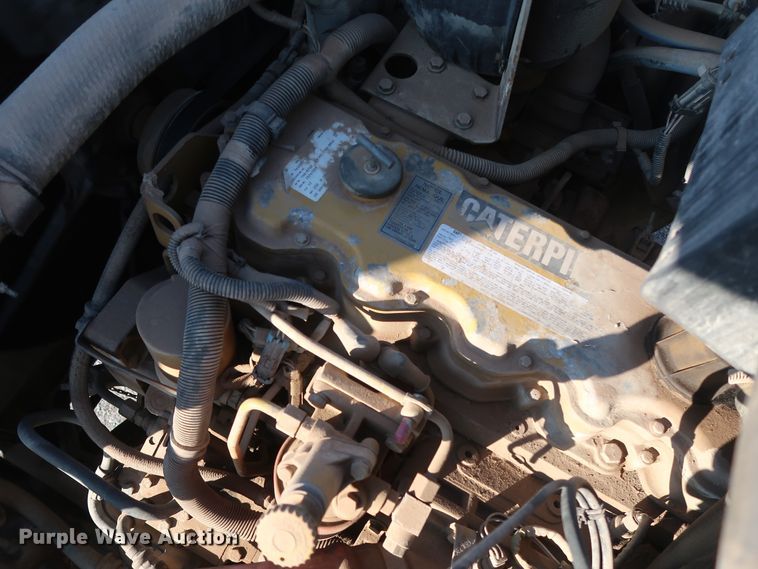 image for item DH0855 1999 GMC C7500 service truck