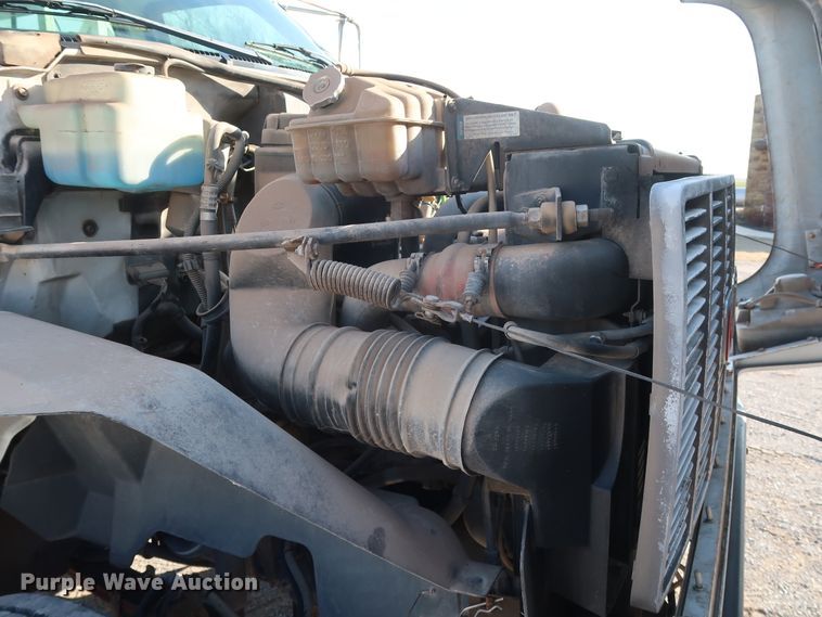 image for item DH0855 1999 GMC C7500 service truck