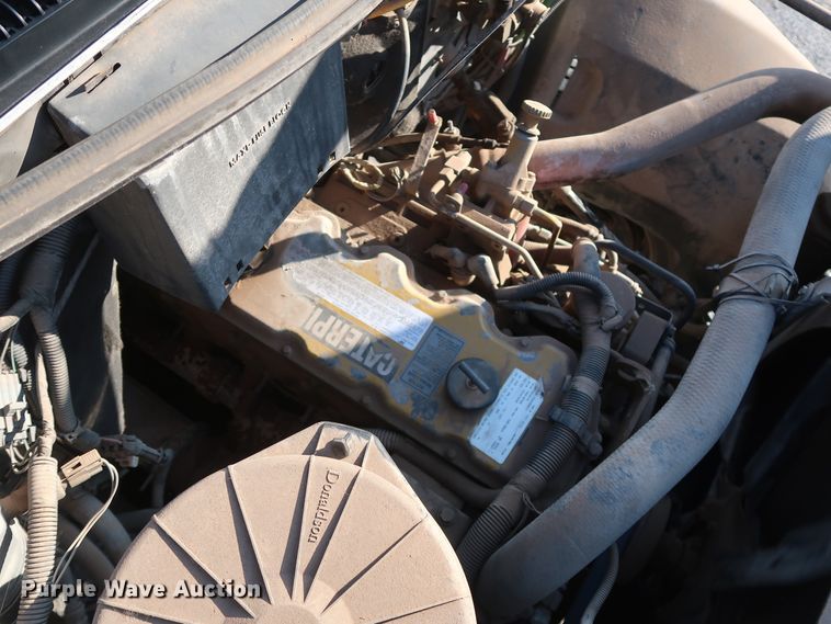 image for item DH0855 1999 GMC C7500 service truck