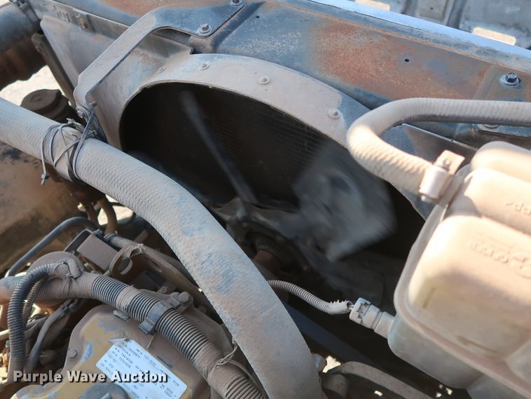 image for item DH0855 1999 GMC C7500 service truck