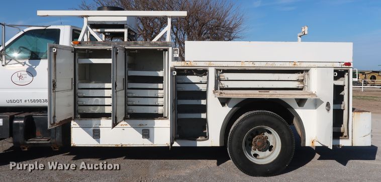 image for item DH0855 1999 GMC C7500 service truck