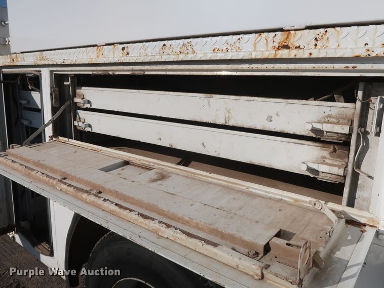 image for item DH0855 1999 GMC C7500 service truck