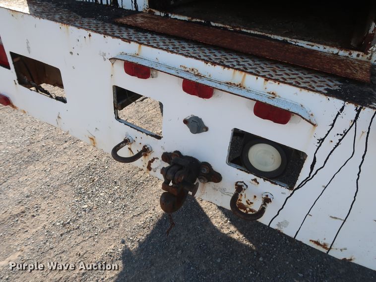 image for item DH0855 1999 GMC C7500 service truck