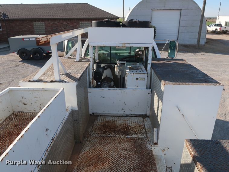 image for item DH0855 1999 GMC C7500 service truck