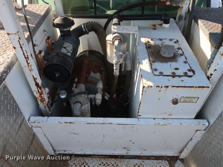 image for item DH0855 1999 GMC C7500 service truck