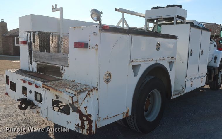 image for item DH0855 1999 GMC C7500 service truck