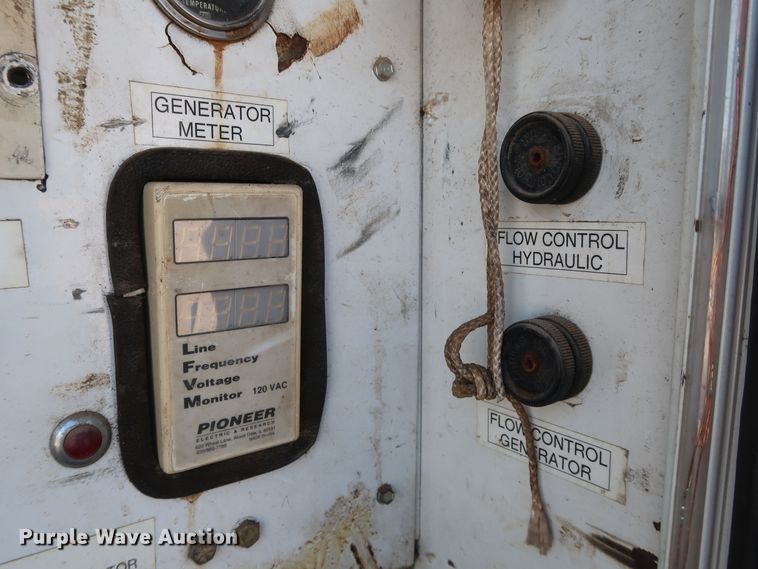 image for item DH0855 1999 GMC C7500 service truck